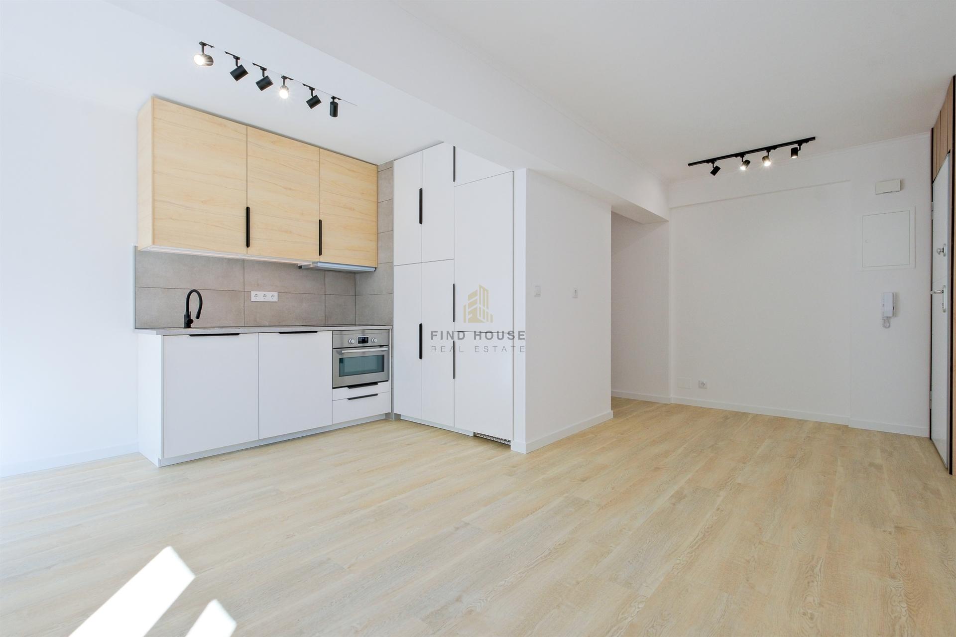 Apartamento T2 totalmente remodelado em São Domingos de Benfica