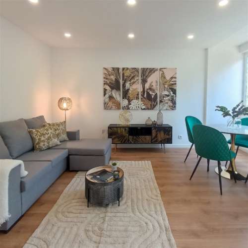 Apartamento T3 Remodelado com Logradouro em Benfica | Lisboa