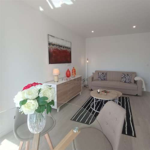 Apartamento T3 Remodelado com Logradouro em Benfica | Lisboa