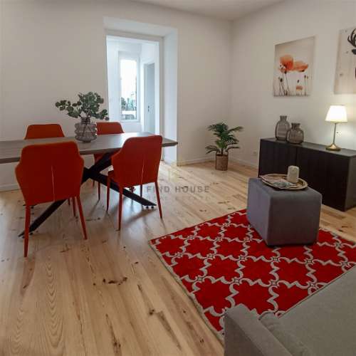 Apartamento T3 Remodelado com Logradouro em Benfica | Lisboa