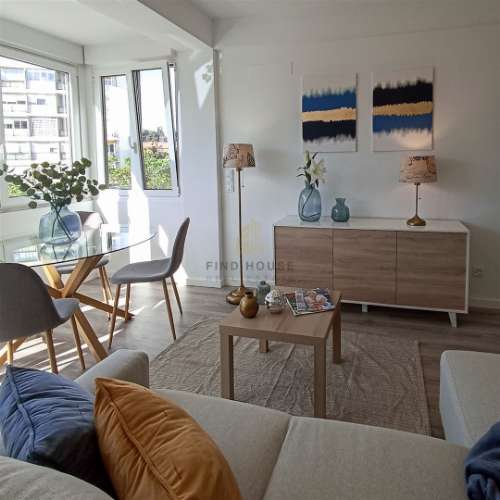 Apartamento T3 Remodelado com Logradouro em Benfica | Lisboa