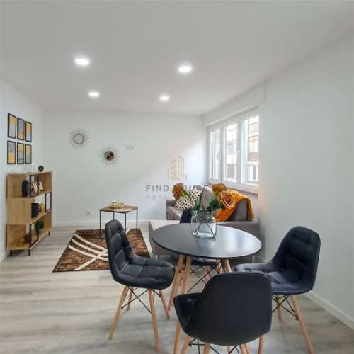 Apartamento T3 Remodelado com Logradouro em Benfica | Lisboa