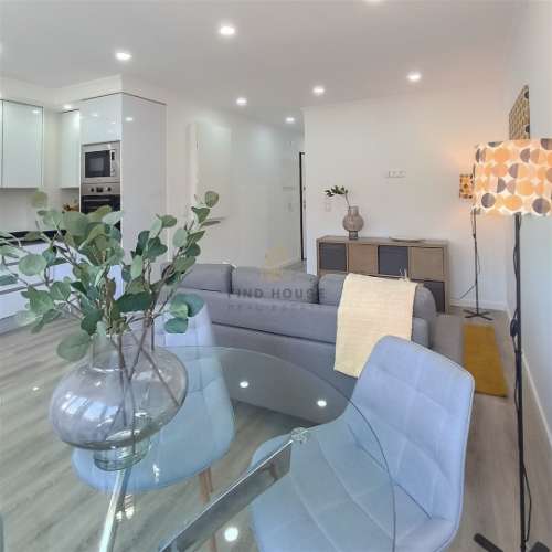 Apartamento T3 Remodelado com Logradouro em Benfica | Lisboa