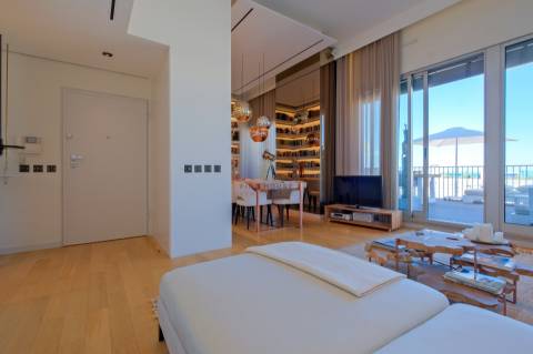 Penthouse T3 com terraço e 3 lugares de garagem na Alameda dos Oceanos, Parque das Nações