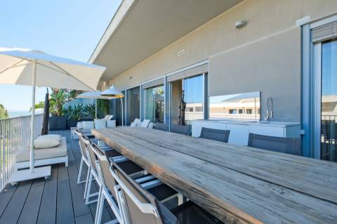 Penthouse T3 com terraço e 3 lugares de garagem na Alameda dos Oceanos, Parque das Nações