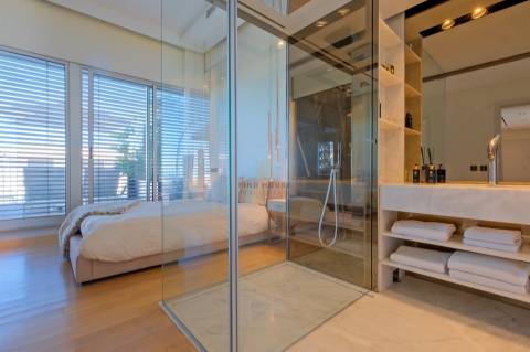 Penthouse T3 com terraço e 3 lugares de garagem na Alameda dos Oceanos, Parque das Nações