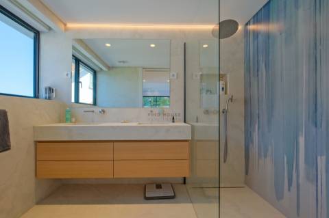 Apartamento T4+1 Triplex com piscina e jardim privativos e vista mar no Monte Estoril