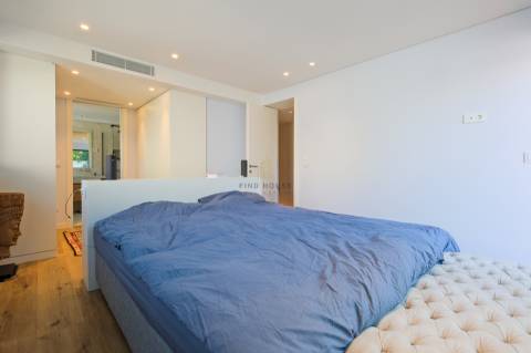 Apartamento T4+1 Triplex com piscina e jardim privativos e vista mar no Monte Estoril