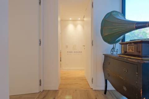 Apartamento T4+1 Triplex com piscina e jardim privativos e vista mar no Monte Estoril