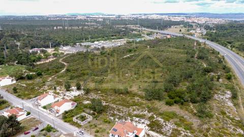 Terreno para Hotel, Retail park ou espaços comerciais do ramo alimentar ou atividades lúdicas.
