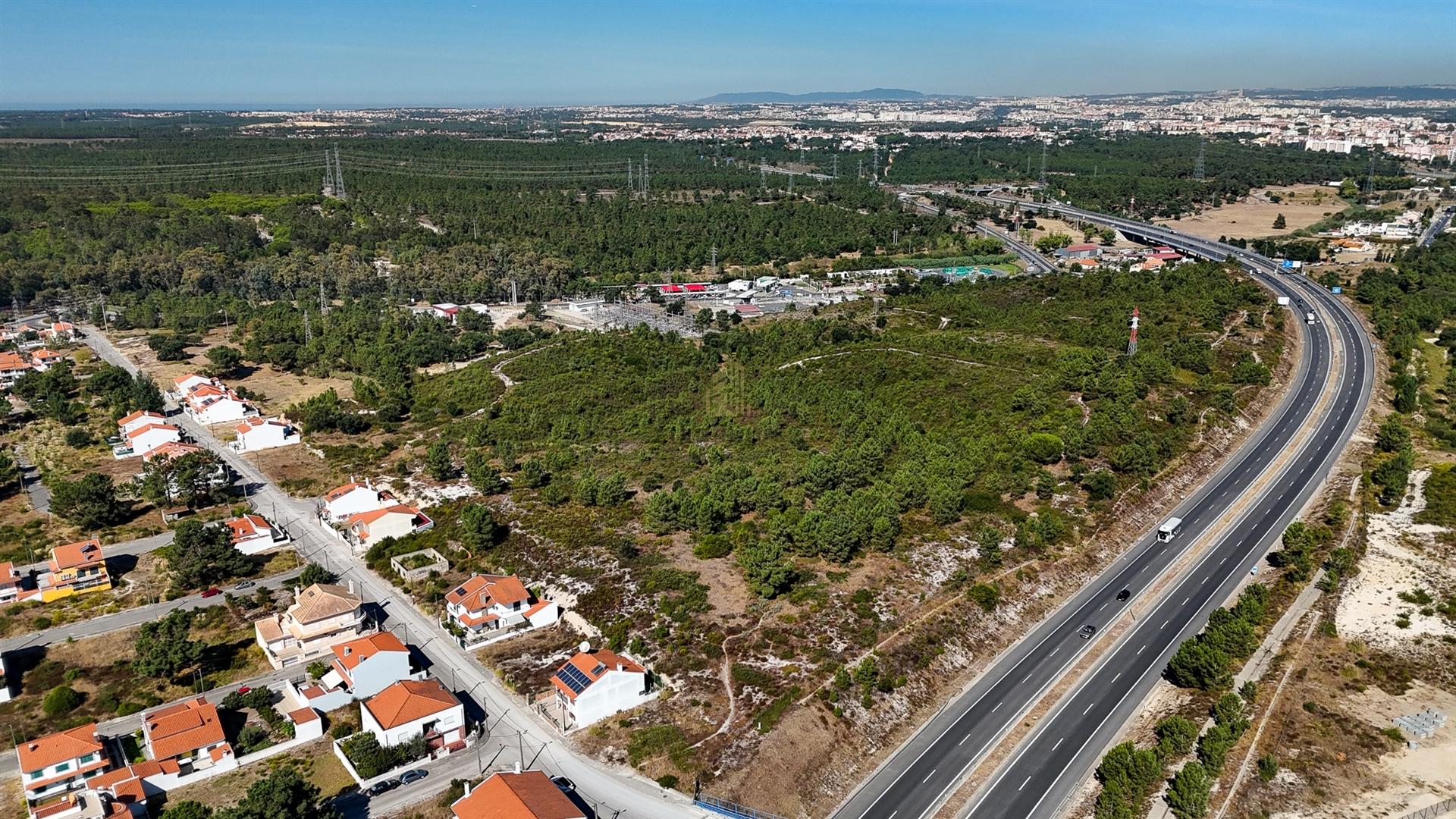 Terreno para Hotel, Retail park ou espaços comerciais do ramo alimentar ou atividades lúdicas.