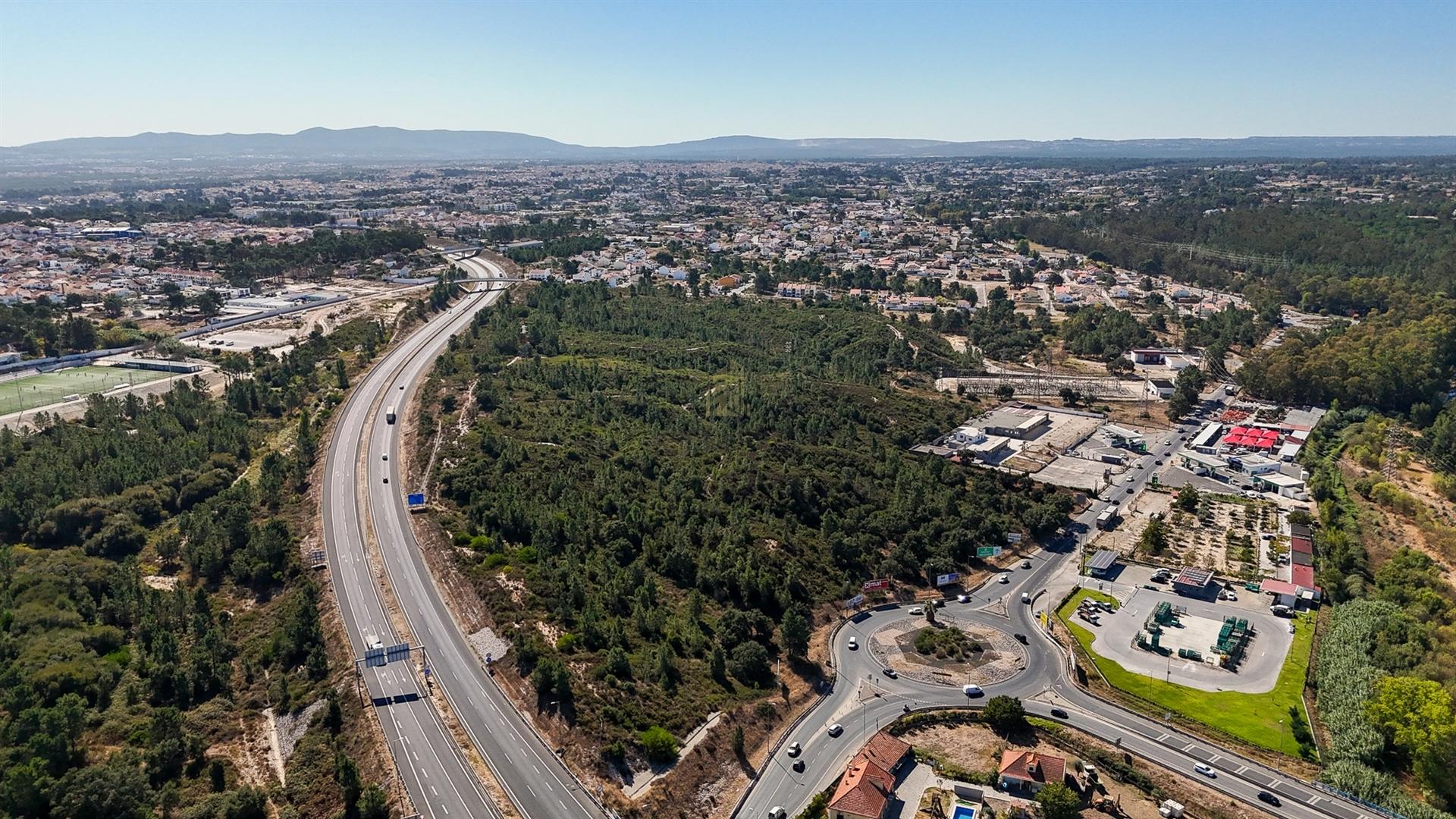 Terreno para Hotel, Retail park ou espaços comerciais do ramo alimentar ou atividades lúdicas.