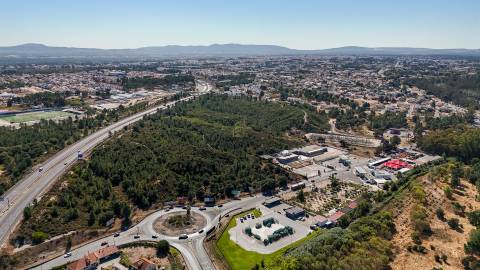 Terreno para Hotel, Retail park ou espaços comerciais do ramo alimentar ou atividades lúdicas.