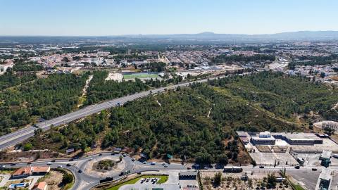 Terreno para Hotel, Retail park ou espaços comerciais do ramo alimentar ou atividades lúdicas.