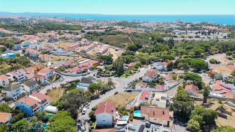Lote de Terreno com 300m2 para construção de moradia isolada em Alcabideche