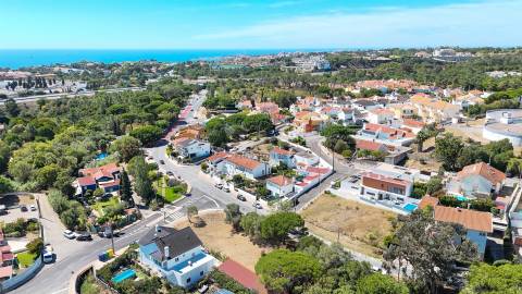 Lote de Terreno com 300m2 para construção de moradia isolada em Alcabideche