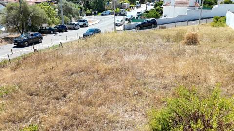 Lote de Terreno com 300m2 para construção de moradia isolada em Alcabideche