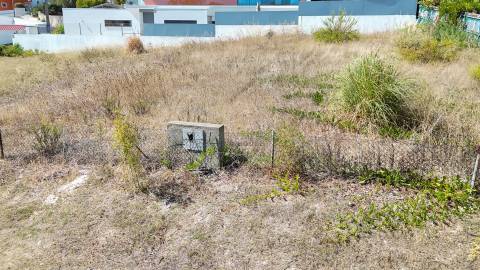 Lote de Terreno com 300m2 para construção de moradia isolada em Alcabideche