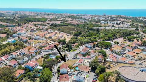 Lote de Terreno com 300m2 para construção de moradia isolada em Alcabideche