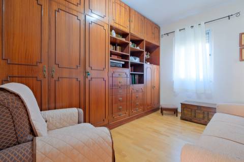 Vende-se Apartamento T2 nos Olivais, Lisboa