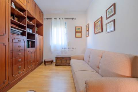 Vende-se Apartamento T2 nos Olivais, Lisboa