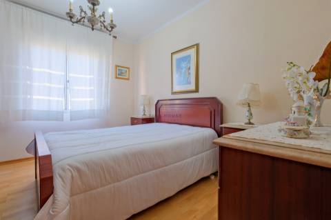 Vende-se Apartamento T2 nos Olivais, Lisboa