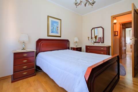 Vende-se Apartamento T2 nos Olivais, Lisboa