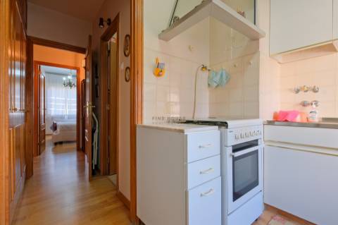 Vende-se Apartamento T2 nos Olivais, Lisboa