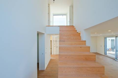 Moradia Idolada T4 com piscina na Abóbada, São Domingos de Rana