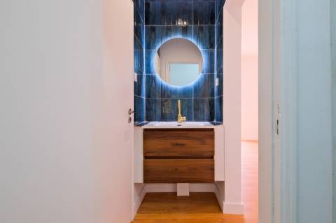 Apartamento T3 totalmente remodelado no centro do Montijo