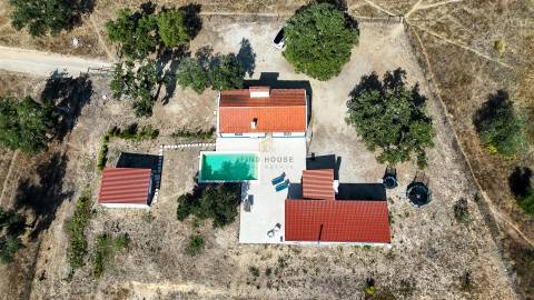 Herdade com total de  140 ha na freguesia da Raposa, Almeirim