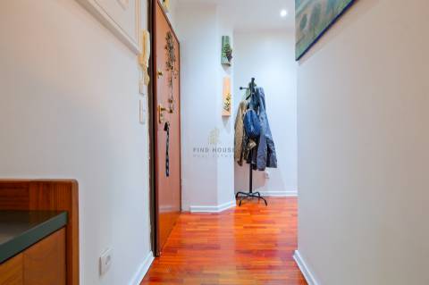 Apartamento T2 na Av. dos Bons Amigos em Agualva-Cacém