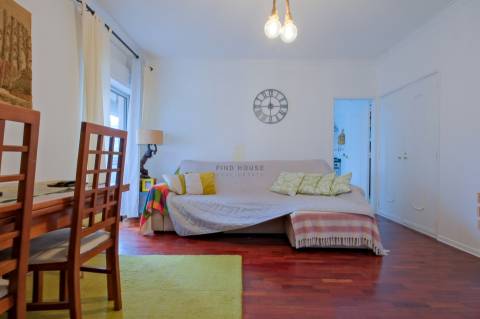 Apartamento T2 na Av. dos Bons Amigos em Agualva-Cacém