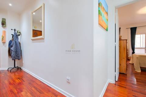 Apartamento T2 na Av. dos Bons Amigos em Agualva-Cacém