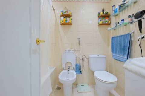 Apartamento T2 na Av. dos Bons Amigos em Agualva-Cacém