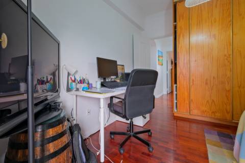 Apartamento T2 na Av. dos Bons Amigos em Agualva-Cacém