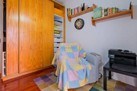 Apartamento T2 na Av. dos Bons Amigos em Agualva-Cacém