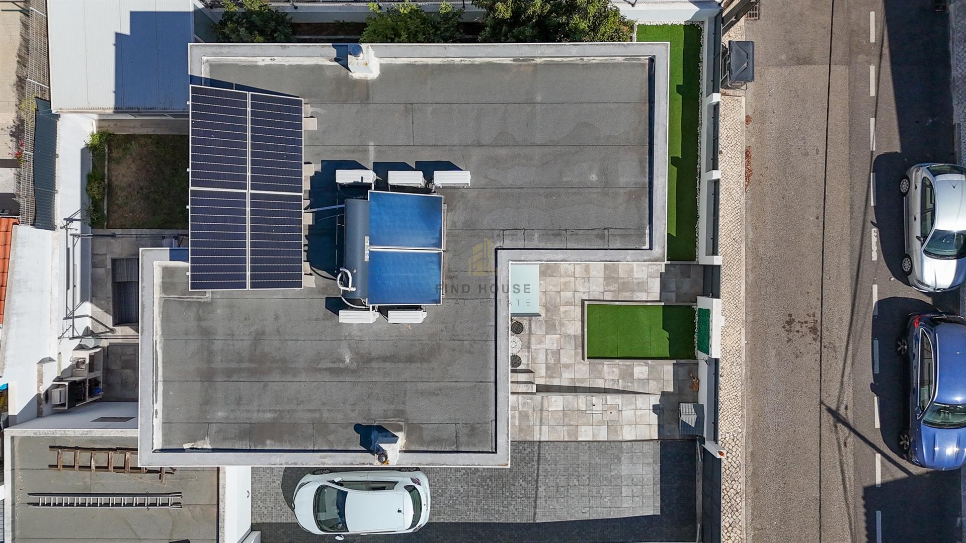 Vende-se Moradia T4 isolada com garagem box em Polima, São Domingos de Rana