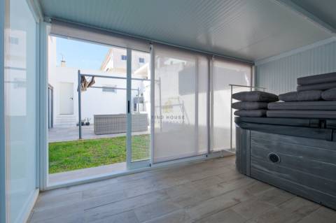 Vende-se Moradia T4 isolada com garagem box em Polima, São Domingos de Rana