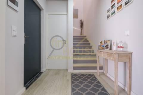 Vende-se Moradia T4 isolada com garagem box em Polima, São Domingos de Rana