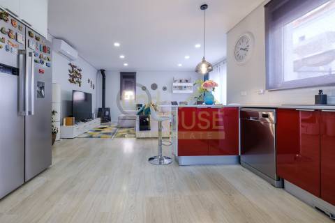 Vende-se Moradia T4 isolada com garagem box em Polima, São Domingos de Rana