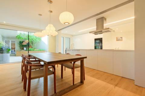 Apartamento T3 em condomínio privado, com terraços e garagem, no Príncipe Real