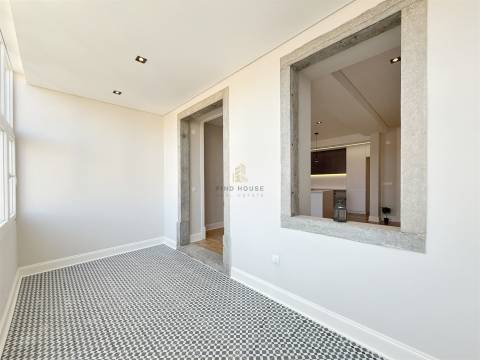 Apartamento T3 com 2 Suites, totalmente remodelado na Av. Almirante Reis, Lisboa