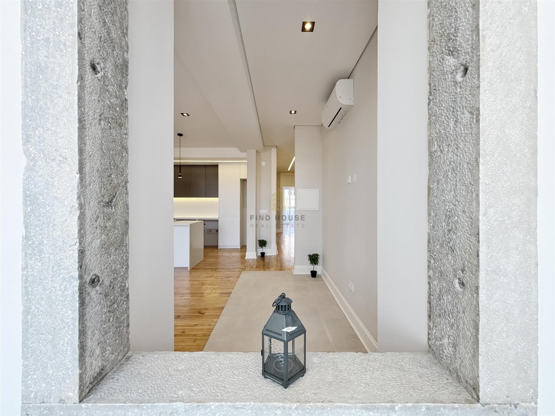 Apartamento T3 com 2 Suites, totalmente remodelado na Av. Almirante Reis, Lisboa