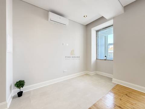 Apartamento T3 com 2 Suites, totalmente remodelado na Av. Almirante Reis, Lisboa