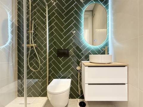 Apartamento T3 com 2 Suites, totalmente remodelado na Av. Almirante Reis, Lisboa