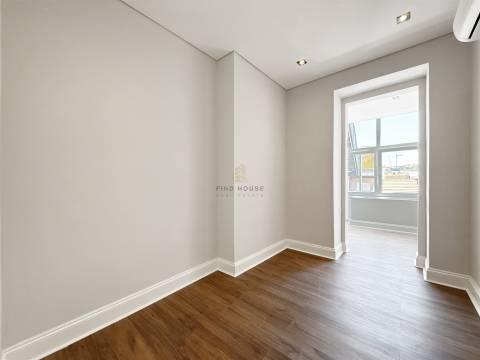 Apartamento T3 com 2 Suites, totalmente remodelado na Av. Almirante Reis, Lisboa