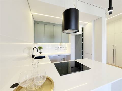 Apartamento T3 com 2 Suites, totalmente remodelado na Av. Almirante Reis, Lisboa