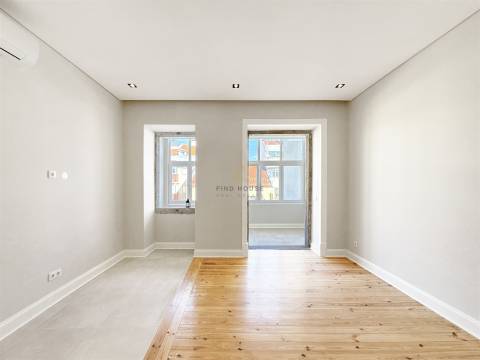 Apartamento T3 com 2 Suites, totalmente remodelado na Av. Almirante Reis, Lisboa