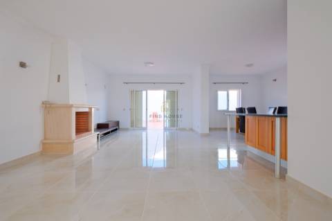 Moradia Independente T4 com garagem box e piscina na Quinta da Cerca, Castro Marim